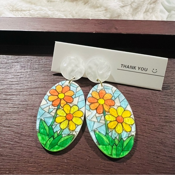 Boutique Stained Glass Spring Flower Floral Dangle Pierced Earrings NEW - Picture 1 of 1